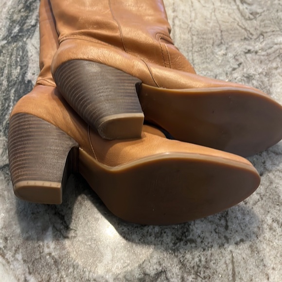 Beautiful tall boots - Picture 4 of 7